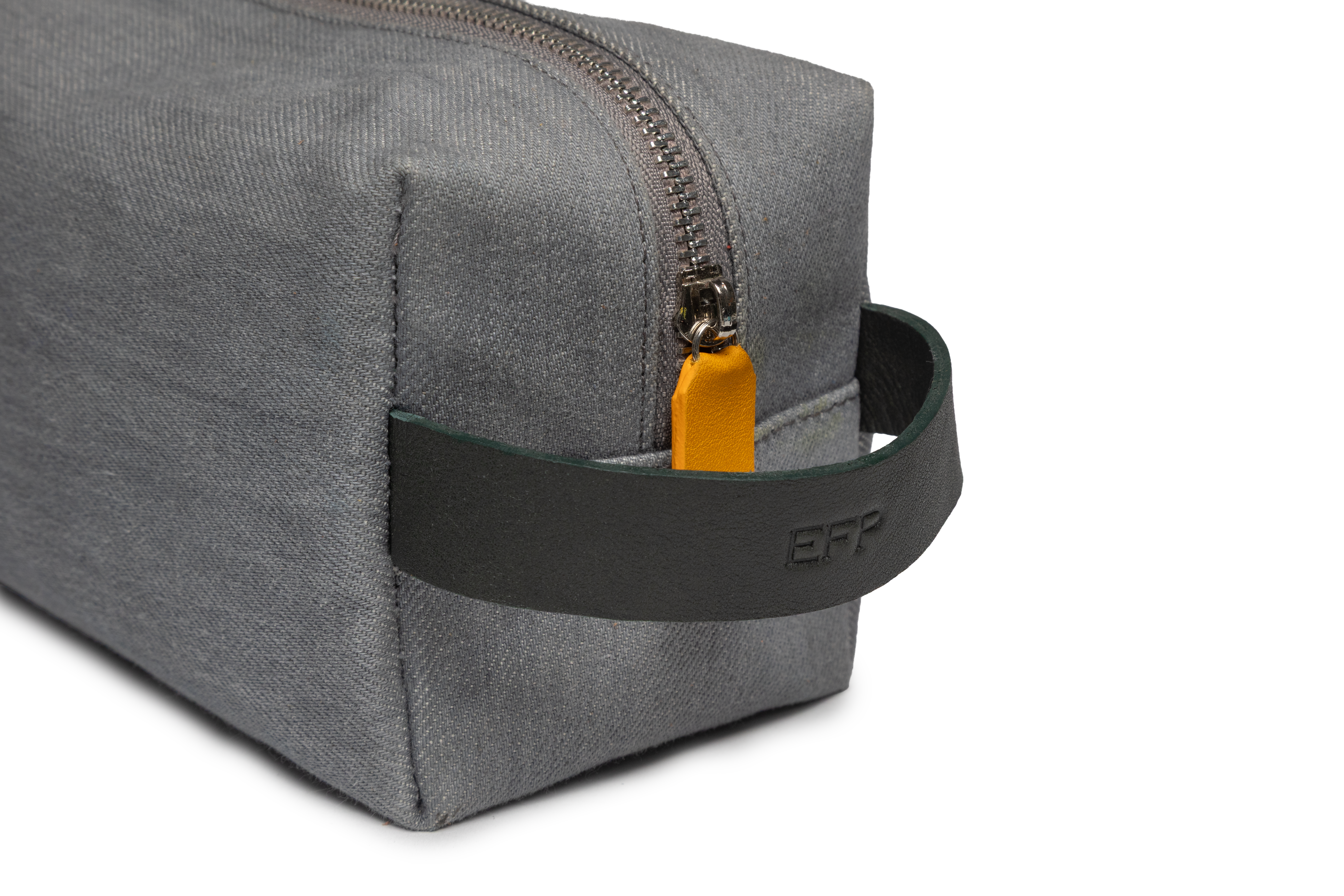 Necesser de Piel Gris