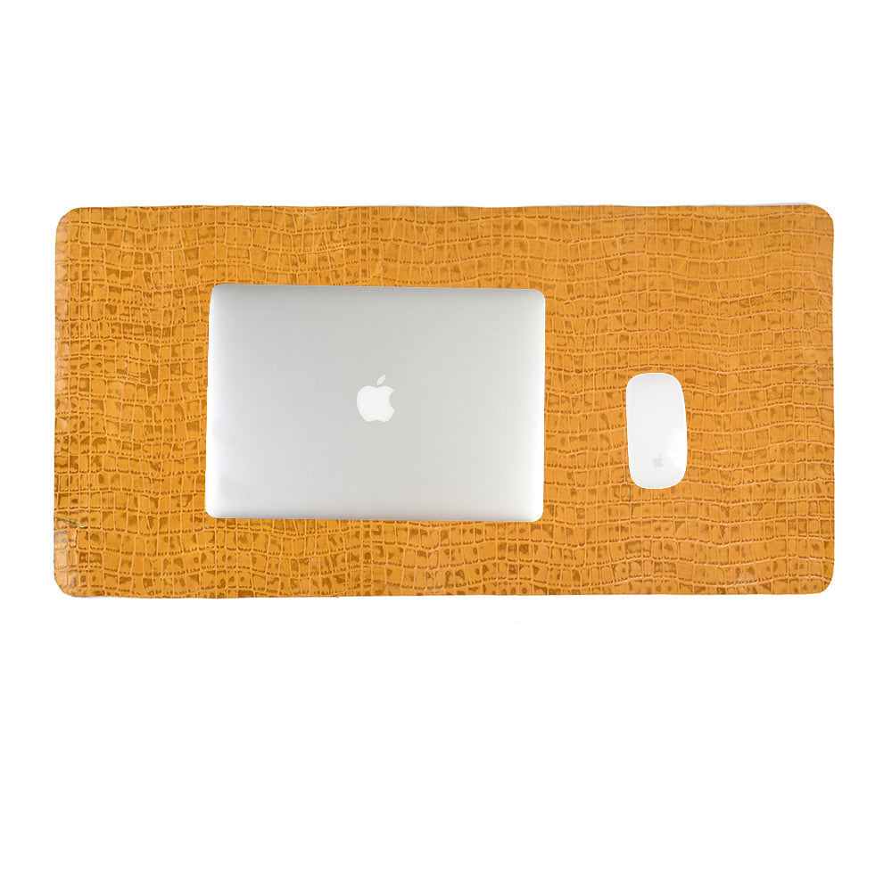 Tapetes de piel para computadora- oro